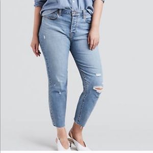 levi’s plus wedgie